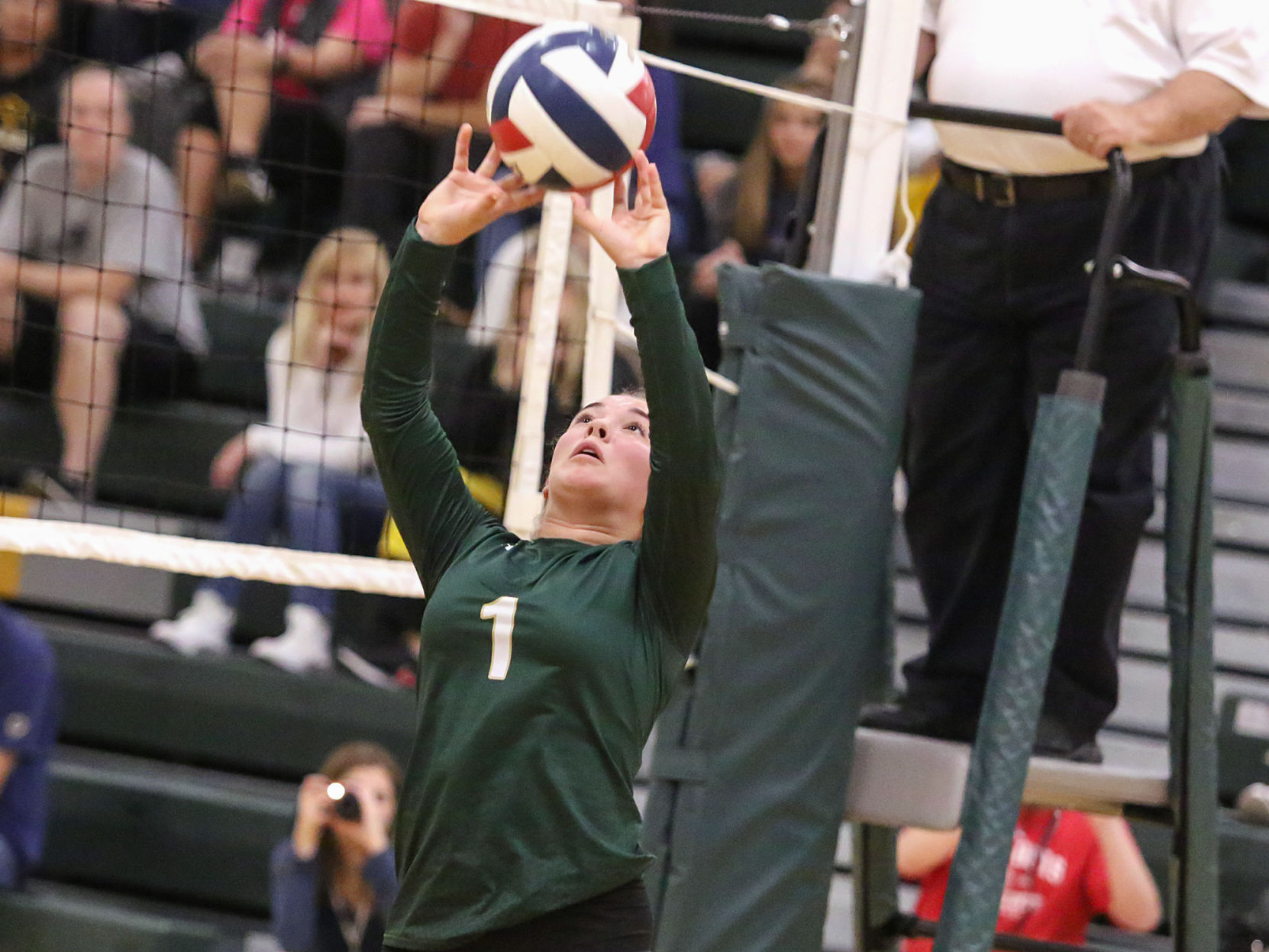 Lindbergh vs. Oakville volleyball
